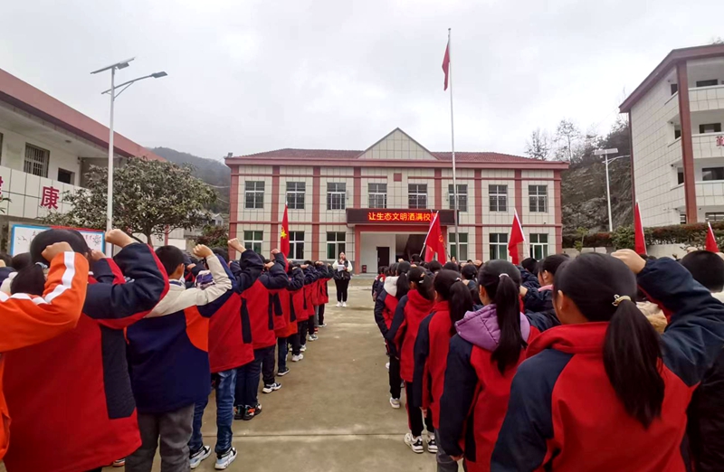让生态文明洒满校园
