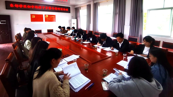 东部学区：举行初中语文送教下乡活动