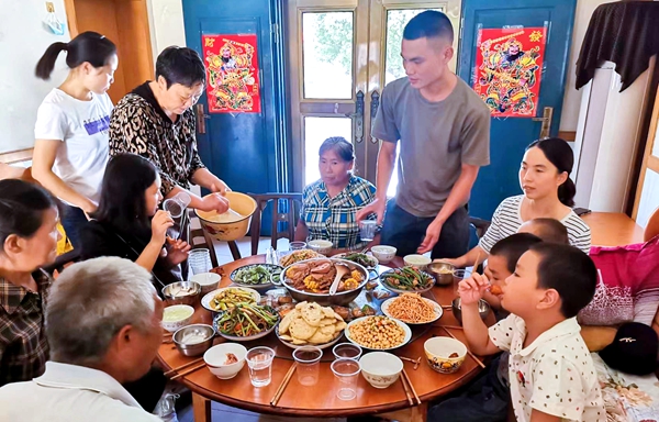 童心传经典 月圆话佳节