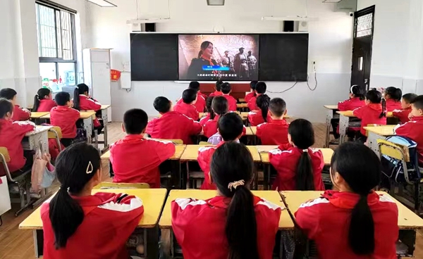 城关镇八一希望小学主题班会亮相中国教育电视台