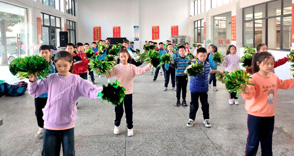 白鹤镇石堰河小学：金秋校园书声朗  社团活动育人忙