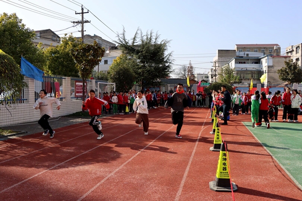 城关镇八一希望小学第九届校园体育节开幕