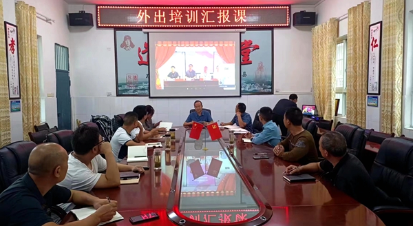 走出去 带回来  房县城关四中开展外出培训教师汇报课活动