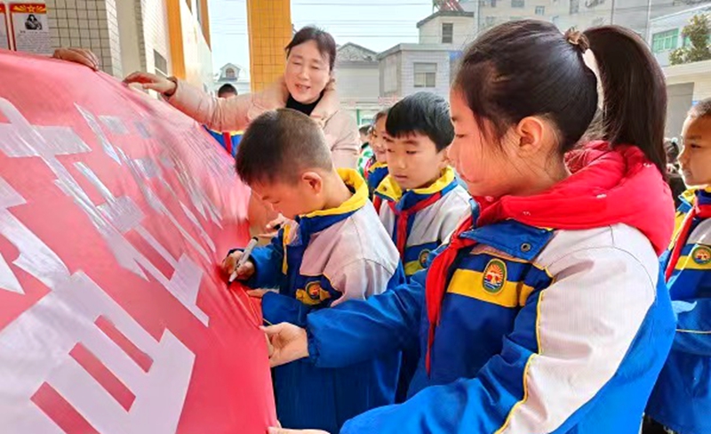 城关镇八一希望小学：文明节约我先行  光盘行动守“粮”心