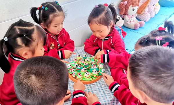 房县青峰镇中心幼儿园：妙趣端午 乐享传统