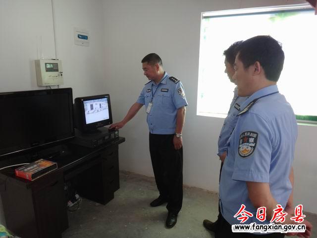 县公安局长柯正洪深入重点企业现场办公研究服务措施