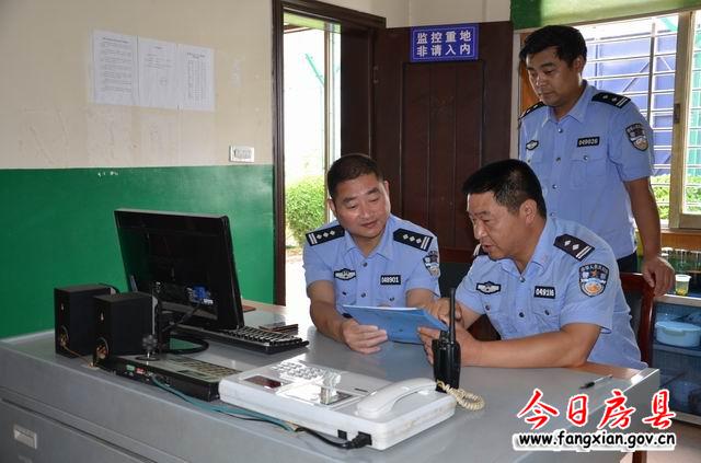 公安局长柯正洪当值看守所所长的一天