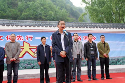 县委常委,宣传部长高勇,县人大副主任谢永翔,副县长冉瑶函出席活动.