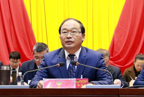 重整行装再出发 策马扬鞭新征程——县委书记蔡贤忠新年致辞