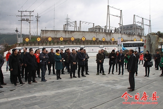 茅箭区考察团来我县考察学习精神脱贫暨移风易俗工作