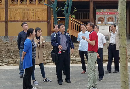 《中国财经报》总编辑苗福生调研我县精准扶贫工作