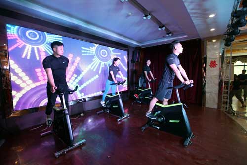 爱宝迪游泳健身游泳生活馆召开创始会员招募大会