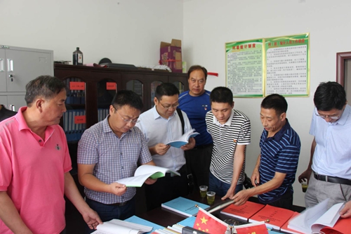 市法制办来我县督查“七五”普法工作