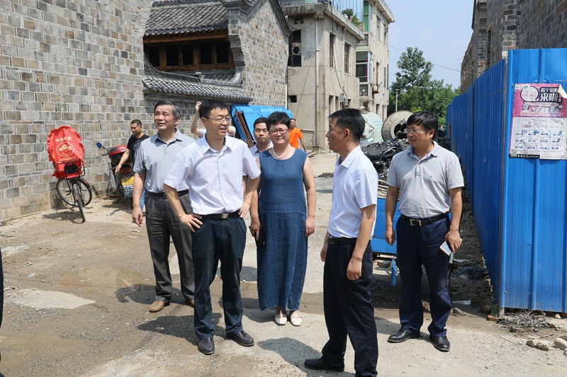 市政协主席师永学来房调研“西关印象”建设工作