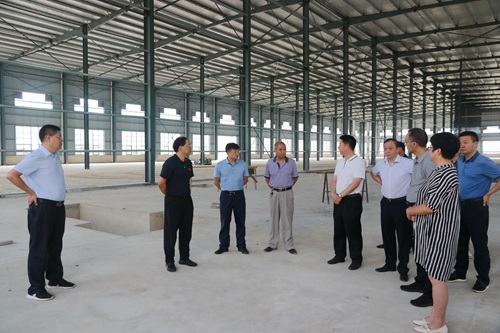 蔡贤忠主持召开重点项目推进会