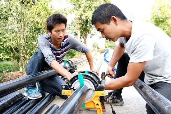 房县：饮水解困促脱贫