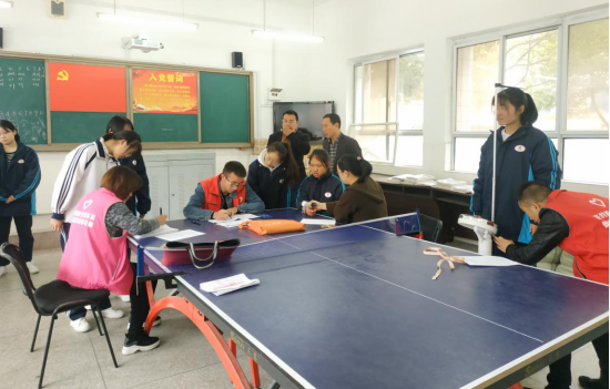 县二中：关爱建档立卡户学生 免费体检暖人心