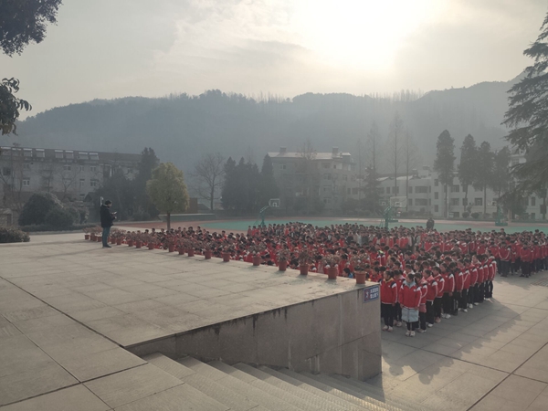 房县门古中学开展“勿忘国耻，振兴中华”主题教育活动