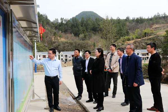 省委宣传部调研组来我县调研“两个中心”试点建设工作