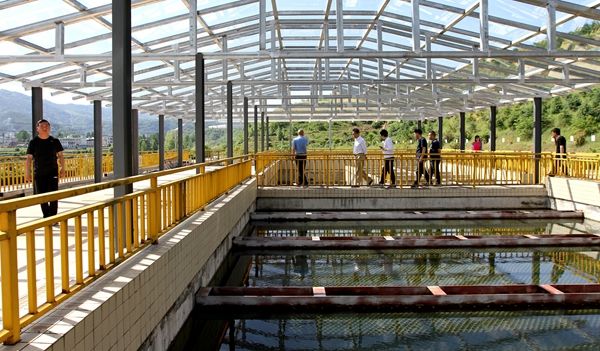 房县城北水厂盖上卫生“锅盖”