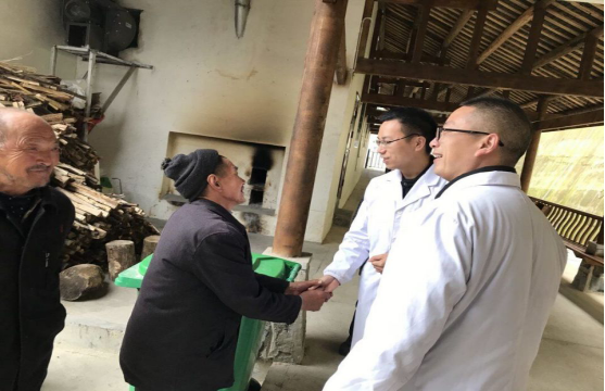 县卫健局：抓重点破难点 决战攻坚再发力