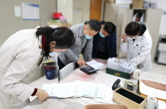 省医疗保障局来房调研医疗保障脱贫攻坚和市级统筹工作