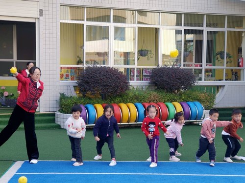 “房幼课堂  精彩绽放” ---房县幼儿园开展体育公开课展示活动