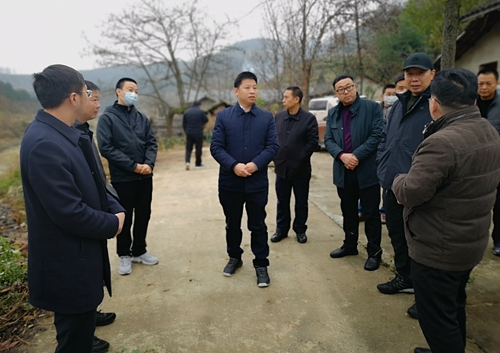 纪道清到回龙白鹤调研督导脱贫攻坚工作