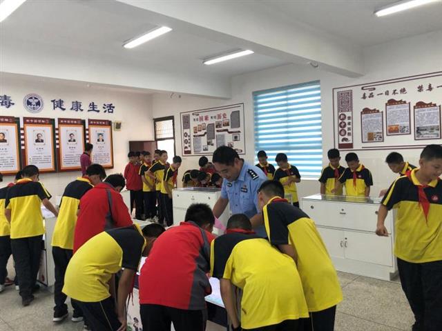 禁毒宣传进校园 房县提升全民禁毒意识从学生抓起