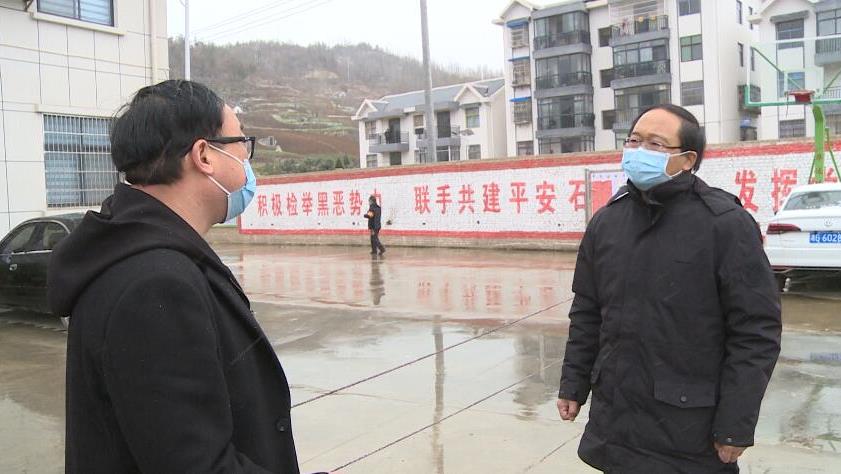 蔡贤忠到红塔白鹤检查“疫情风险预警区域”疫情防控工作