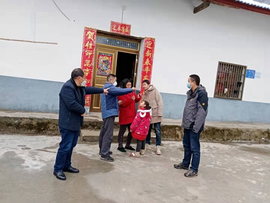 县审计局驻村工作队：闻令而动 战“疫”一线践初心