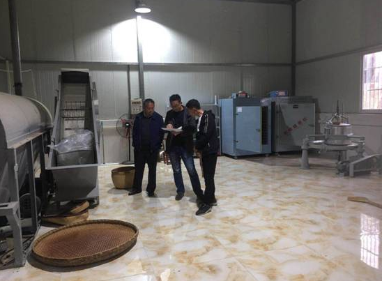 房县农机服务中心：靠前服务让“果菌茶”设备实现补贴“加速度”