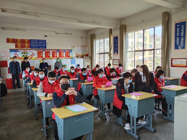 房县一中举行复学疫情防控演练