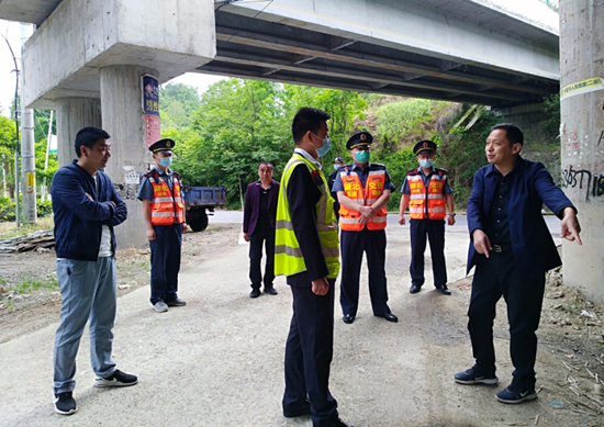 汉十高速：多部门联动，推进桥下空间清理“最后一公里”