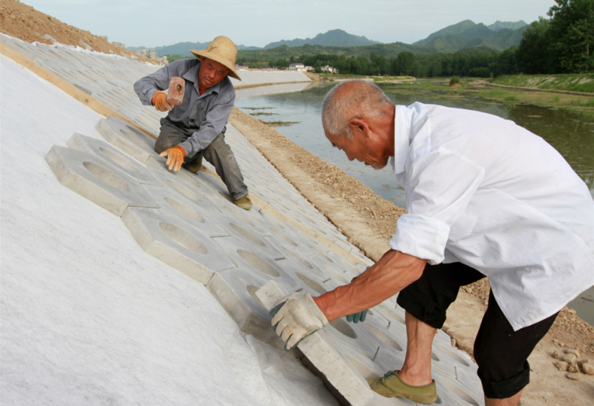 房县除险“病堤”保防汛安全