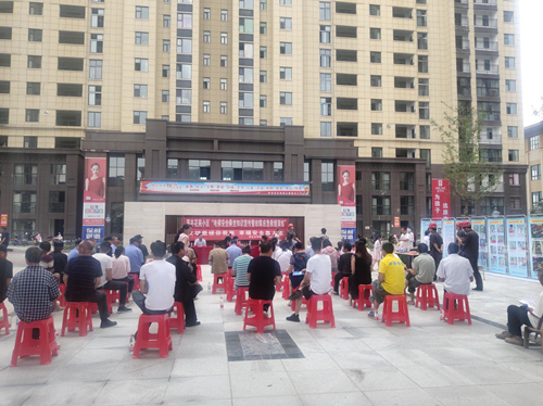 房县城投公司举行“电梯安全宣传暨应急救援演练”活动