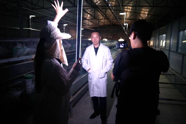 央视来房县拍摄创业故事