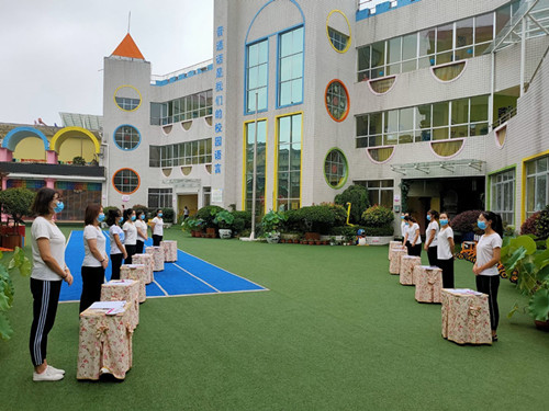 家园携手 护幼归来 ——县幼儿园召开疫情后开学家长会