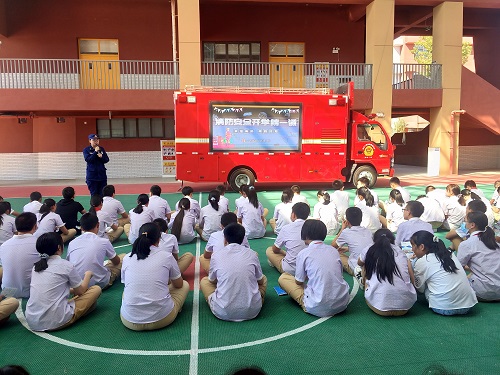 县消防救援大队走进思源实验学校