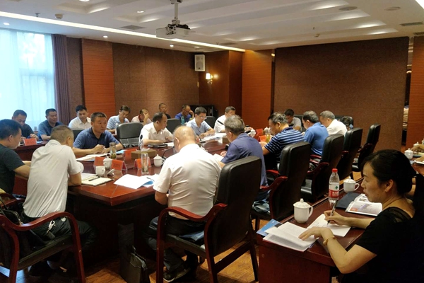 全市“三秋”机械化作业和饲料机械收获现场推进会在房县召开