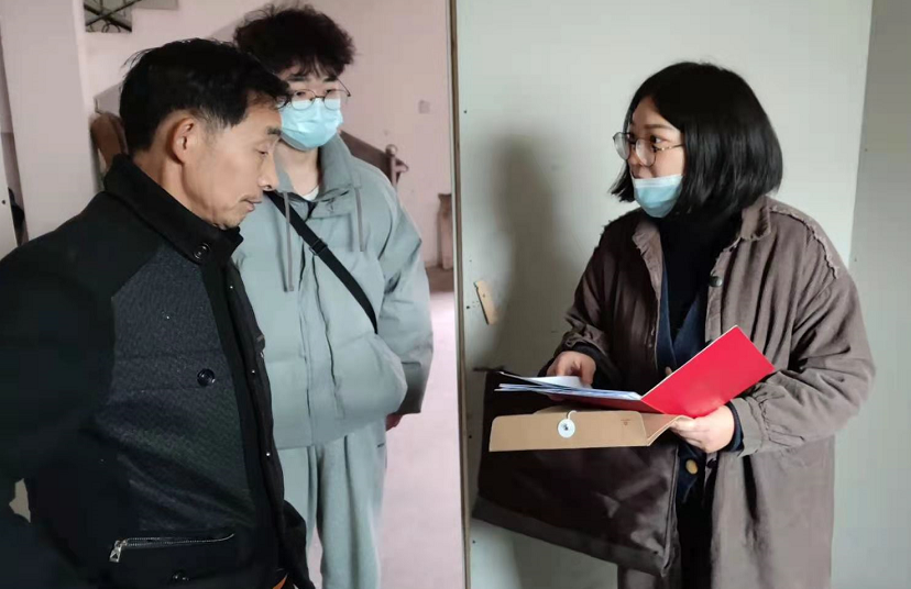 县不动产登记中心：群众利益无小事 上门服务解民忧