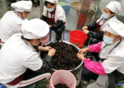 房县天明小学：“4D”管理守护师生舌尖安全