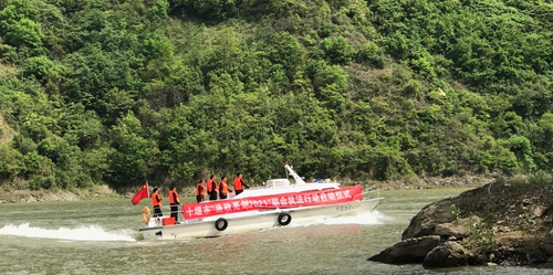 “亮剑”护渔行   我们在前行