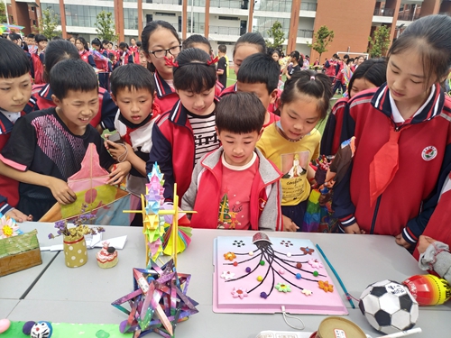 房县天明小学举行劳动教育成果展