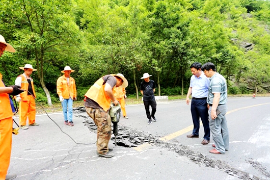 县交通运输局：紧绷安全绳   全力抓生产