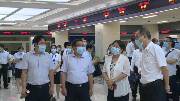 全市行政审批系统优化政务环境第二季度拉练现场会在房县召开