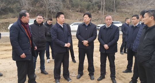 纪道清强调：企业要开足马力生产 乡镇工业园要加速建设