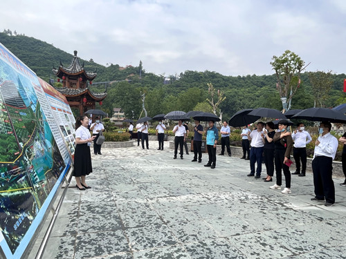 十堰市挂职干部5月份交流座谈会在房县召开