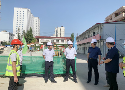 县住建局深入建筑工地开展“下基层 察民情 解民忧 暖民心”实践活动