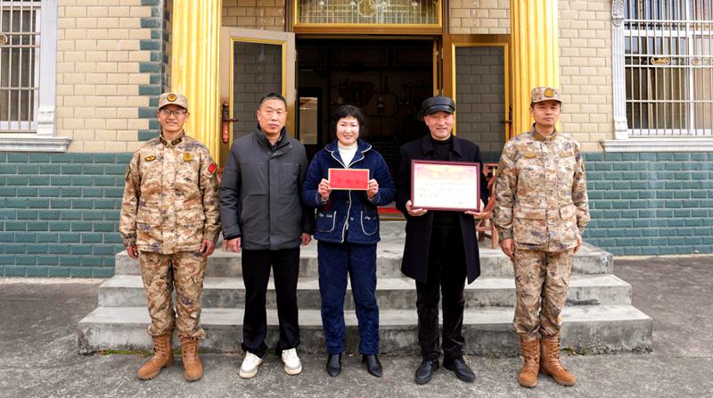 房县人武部：让前方荣光抵家 让后方牵挂落地